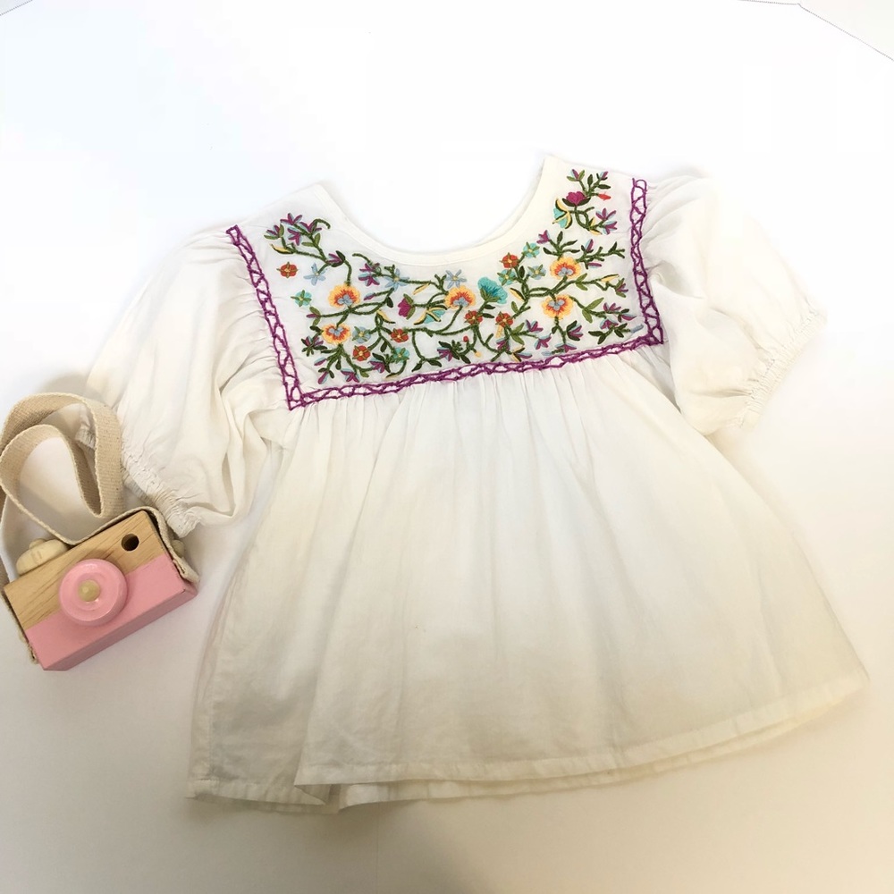 Mimi & Maggie Top Boho Floral Embroidered